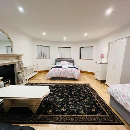 Fairgreen House Нейс